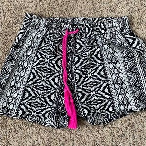 Girls Black and white design shorts
